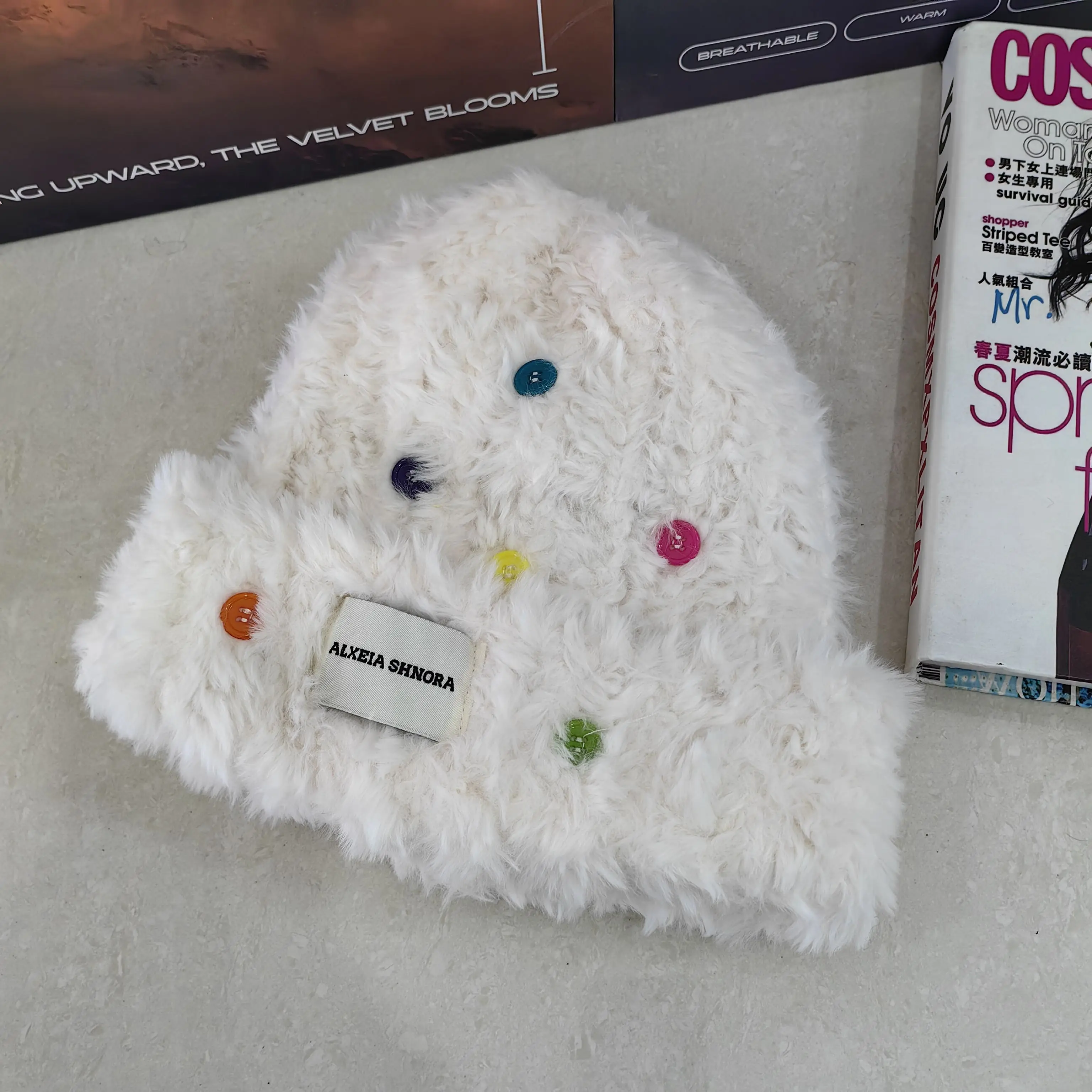 Wht Same Sle Plush Bonnet Women's Autumn and Winter Versatile White Knitted Hat Woolen Cap New Furry Fisherman