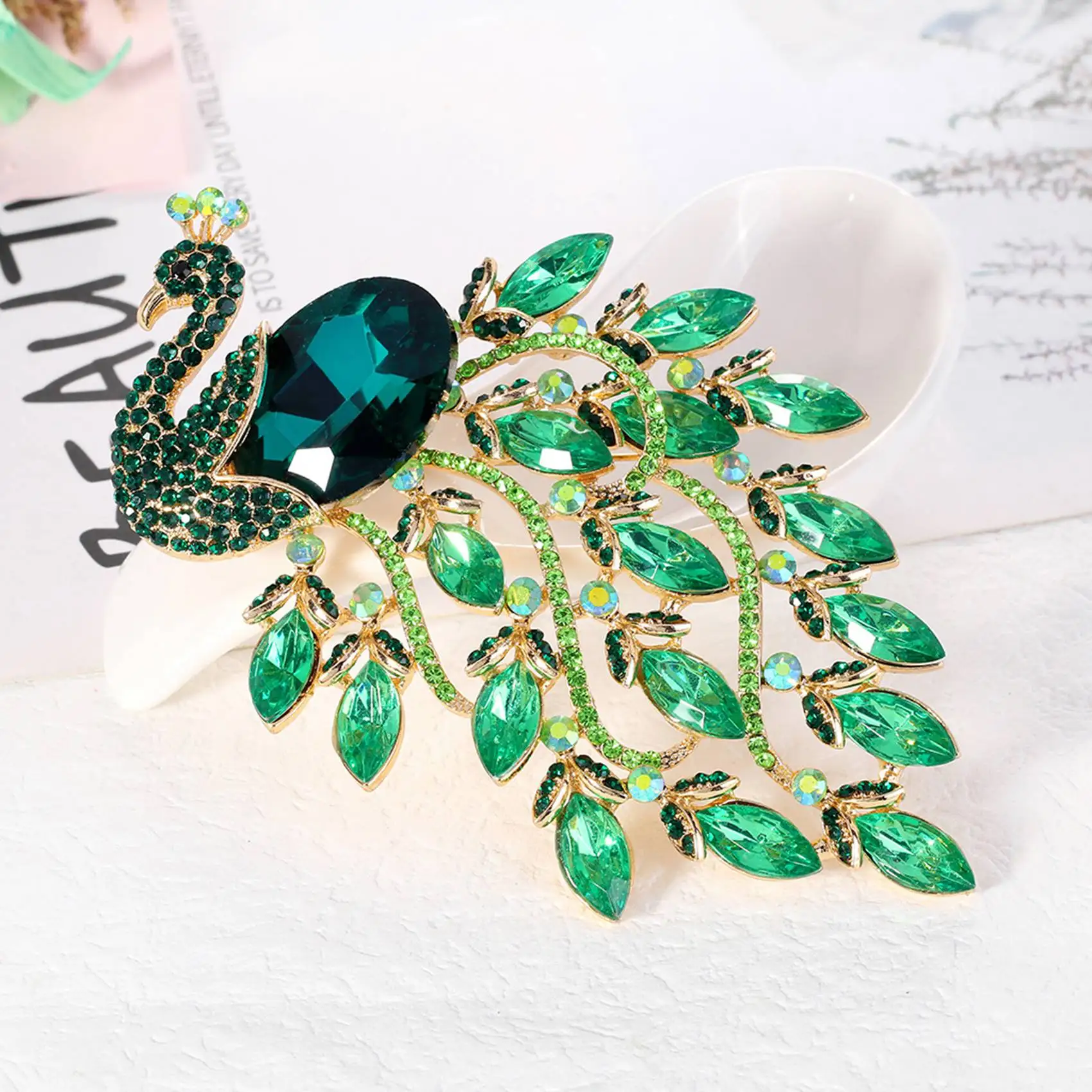 

Luxury Green Crystal Peacock Brooches Women Enamel Rhinestone Big Bird Party Office Casual Animal Brooch Pins Gifts