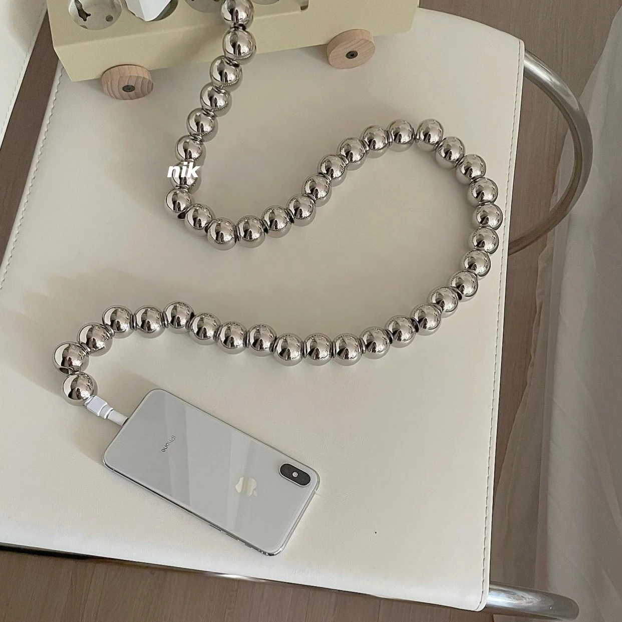 Tanie Koreański Styl Niszowy W Stylu Ins Cyberpunk Future Technology Kabel Do Transmisji Danych Telefonu Komórkowego 1m Kabel Do ładowania Iphone'a