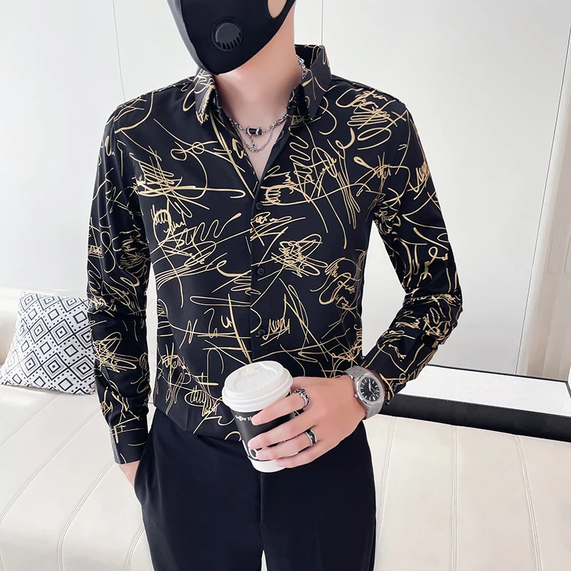 Мужская приталенная рубашка в полоску с длинным рукавом и отложным воротником