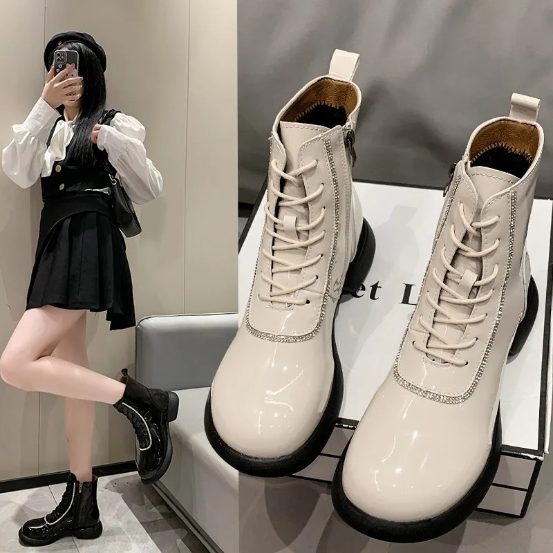 

Новинка весна-осень 2022, женские модные блестящие полусапожки в британском стиле из лакированной кожи с боковой молнией, Нескользящие универсальные короткие сапоги