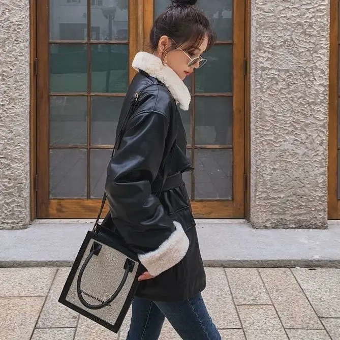 Leather Coat Women's Locomotive Style Autumn and Winter Warm Coat, Thickened and Cashmere, Vintage Black Leather Jacket