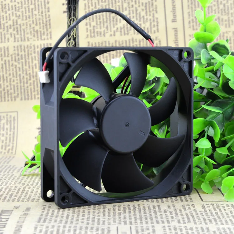 

AVC 9025 12V 0.56A 9CM / CM 4-WIRE HIGH AIR VOLUME CHASSIS FAN DS09225B12U