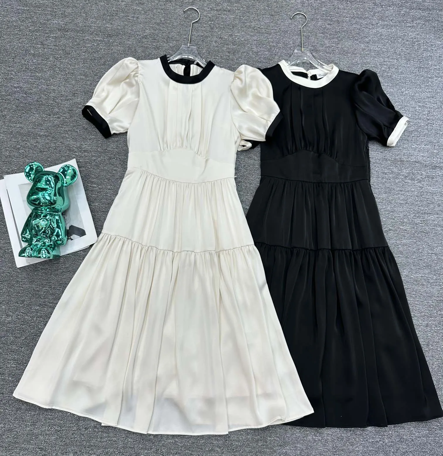 Contrast color patchwork 2023 summer women short puff sleeve elegant dresses back bow midi dress