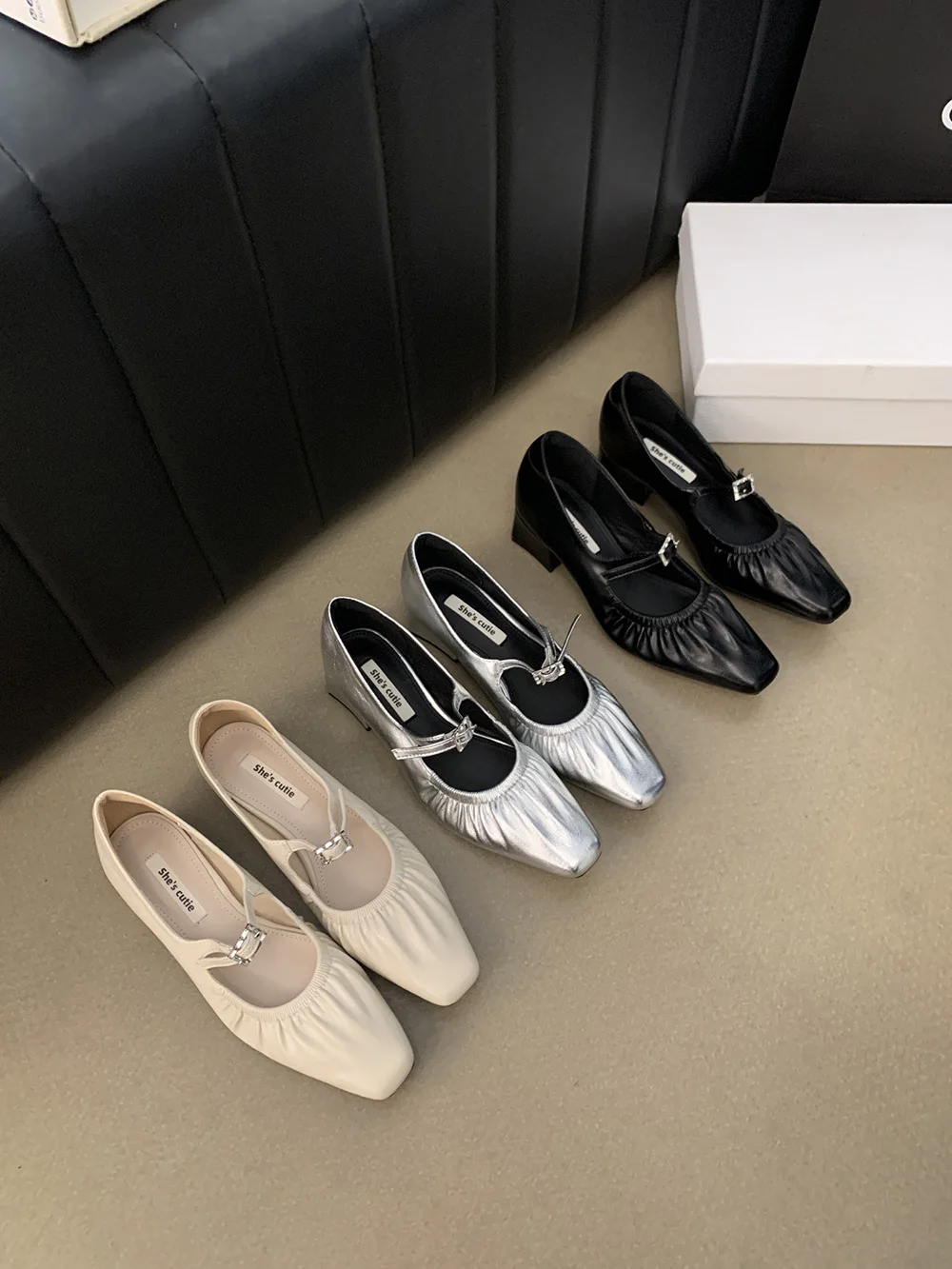 Женские туфли-лодочки с круглым носком черные серебристые бежевые туфли без