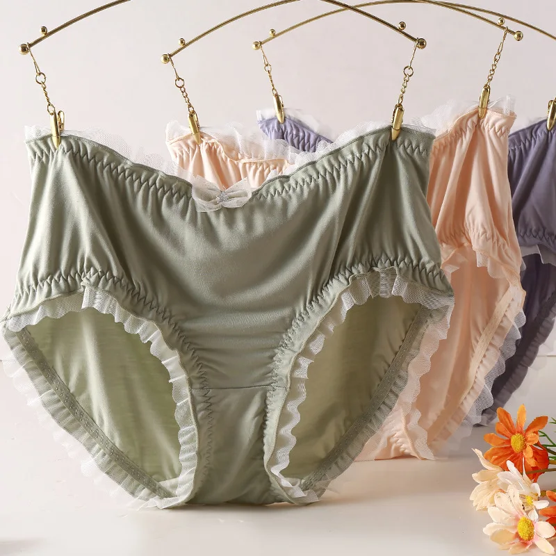 Женские мягкие атласные трусы больших размеров