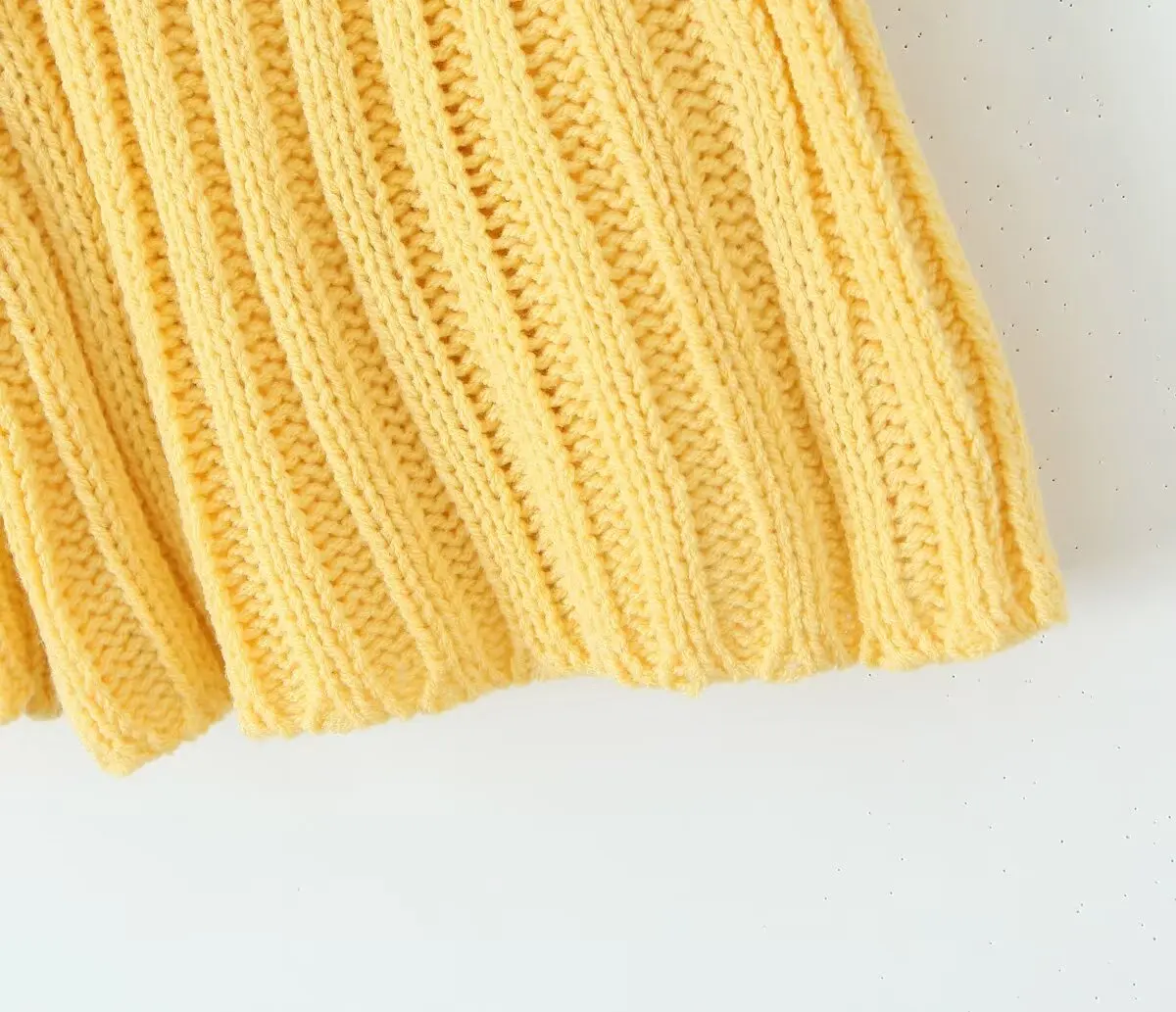 Женские трикотажные шорты-бермуды в стиле ретро