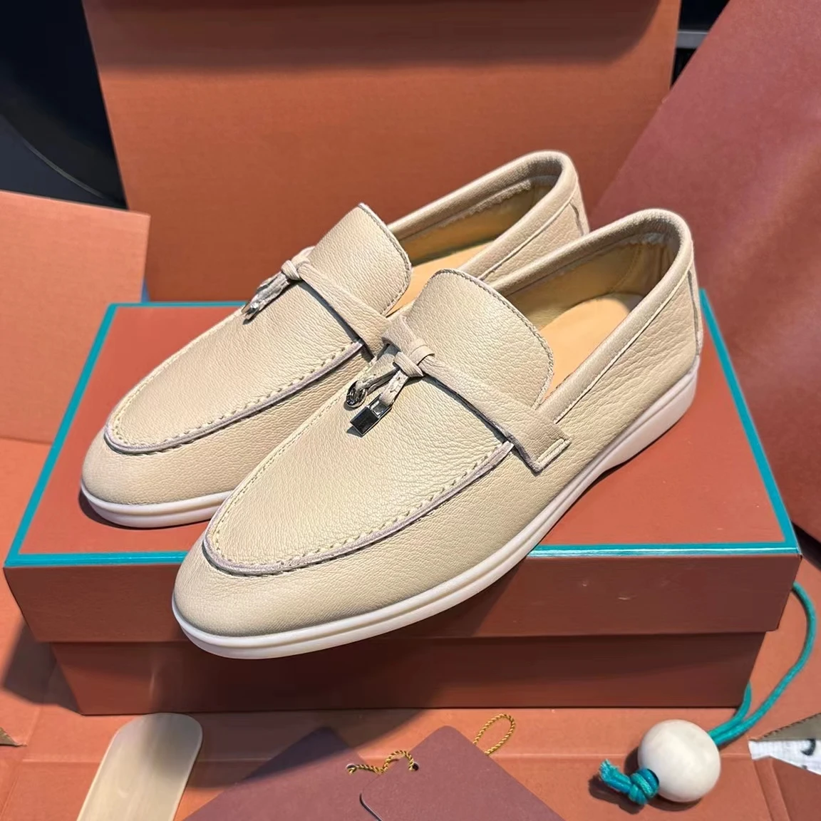 Кроссовки женские кожаные круглый носок замша без каблука повседневная обувь