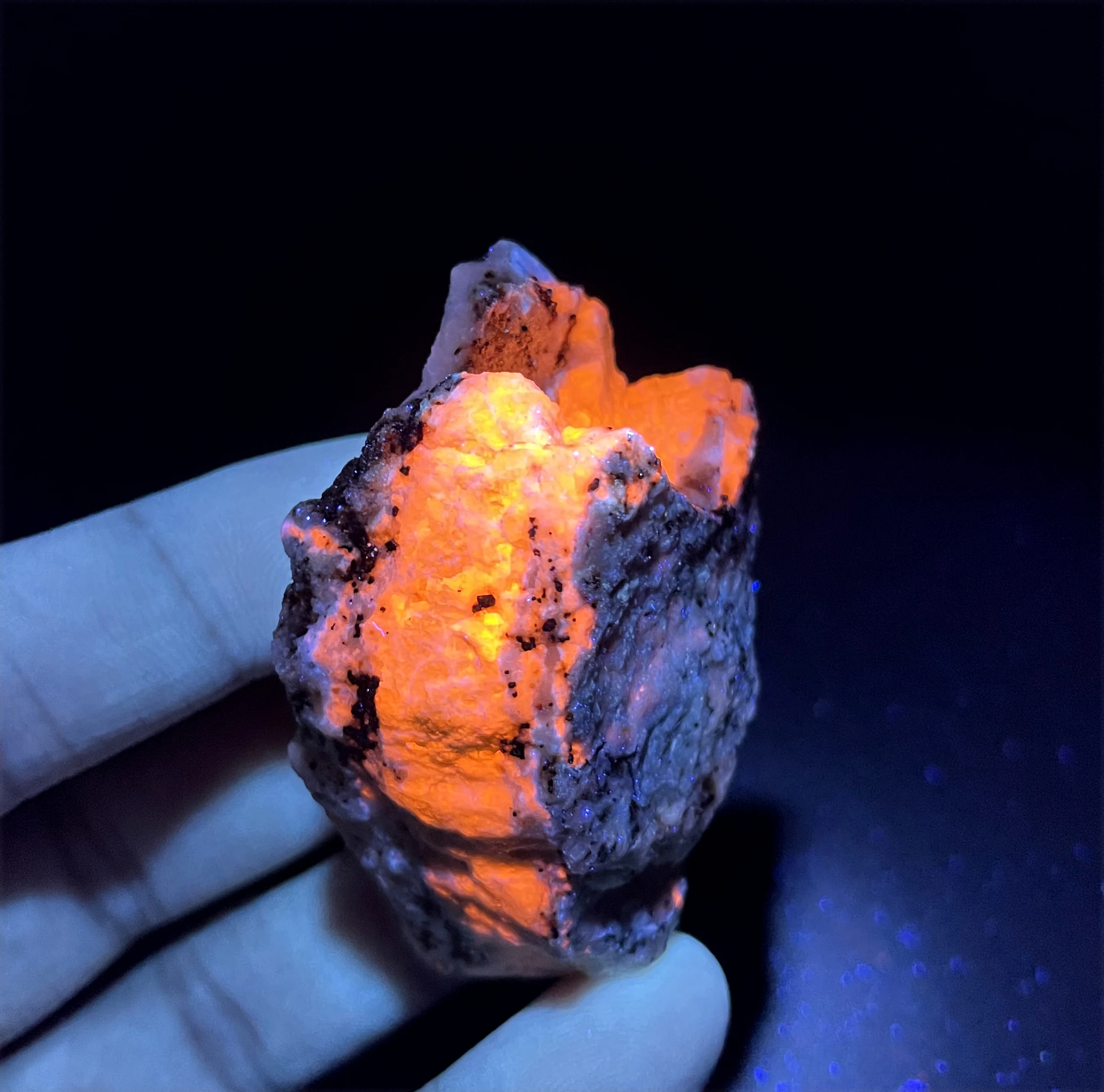 ЛУЧШИЙ! 100% натуральный афганский оранжевый флуоресцентный синий содалит