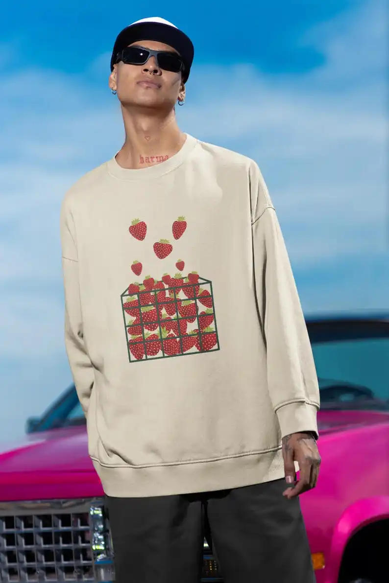 Унисекс рубашка Strawberry Basket - пищевая толстовка клубничная подарок для нее