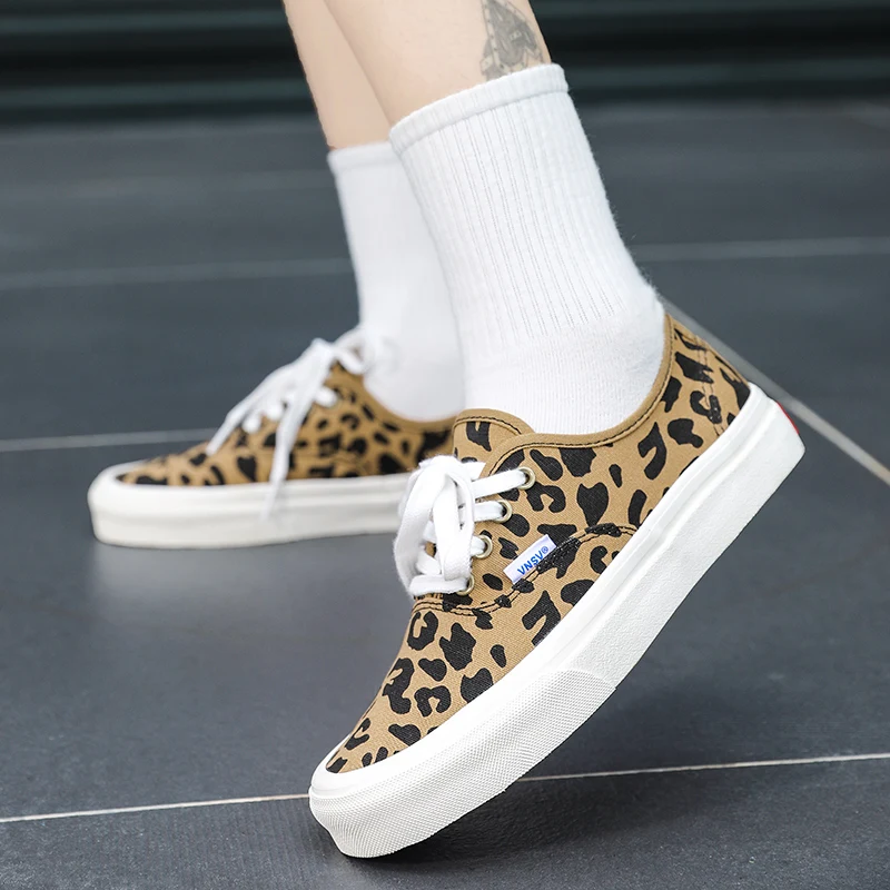 Кеды женские износостойкие холщовые кроссовки с леопардовым принтом плоская