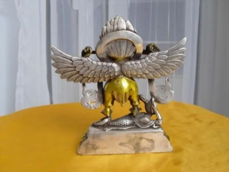 Тибетская серебряная статуя Будды