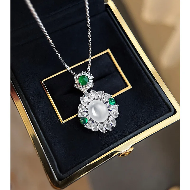 Женская подвеска из серебра 100% пробы с нефритом 8 х10 мм