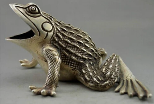 

free shipping Collectible Decorated Old Handwork Tibet Silver Carved Frog Statue