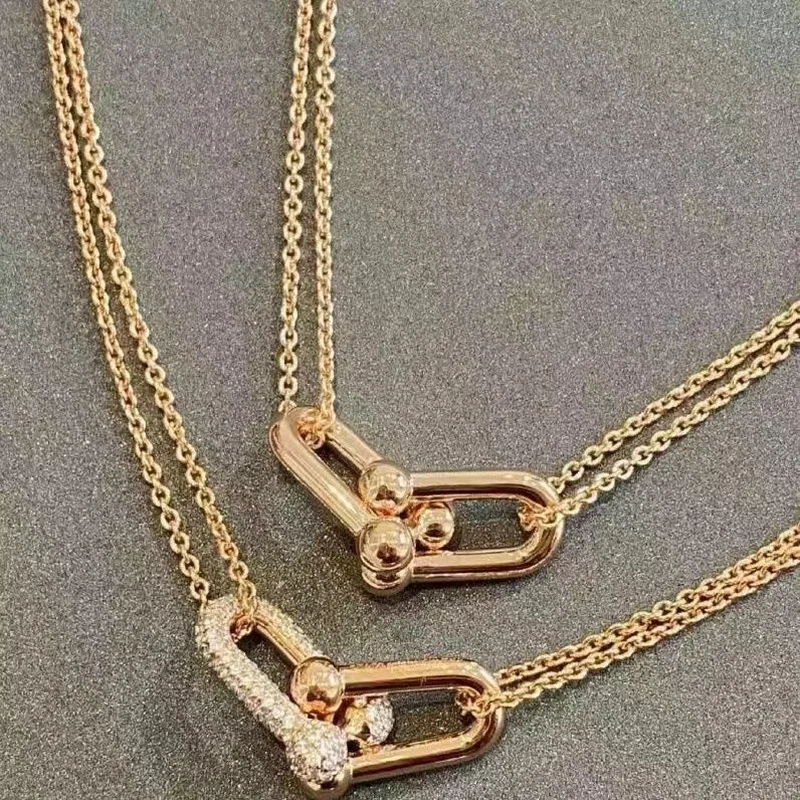 

Women U Shape Pendant Necklace Horseshoe Buckle Thick Version Micro Diamond Setting Letter Necklace Luxury Jewelry Gift