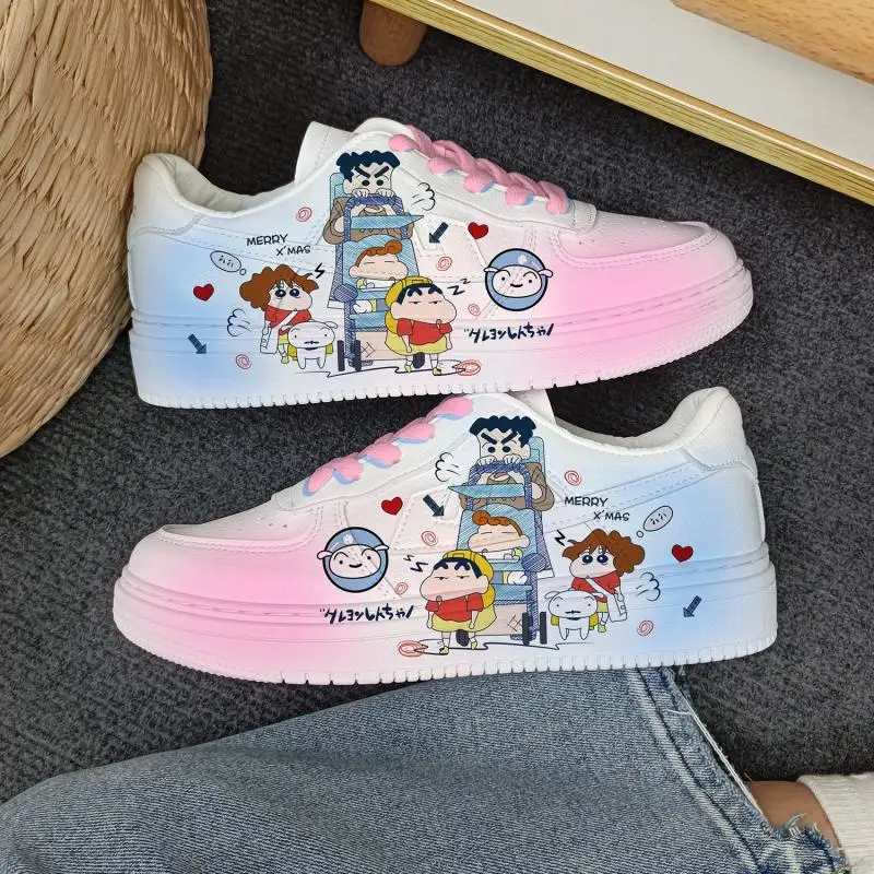 

Kawaii Crayon Shin-Chan Аниме обувь для скейтборда Женская Новинка 2023 летняя маленькая белая обувь спортивная обувь мужские модели для пар