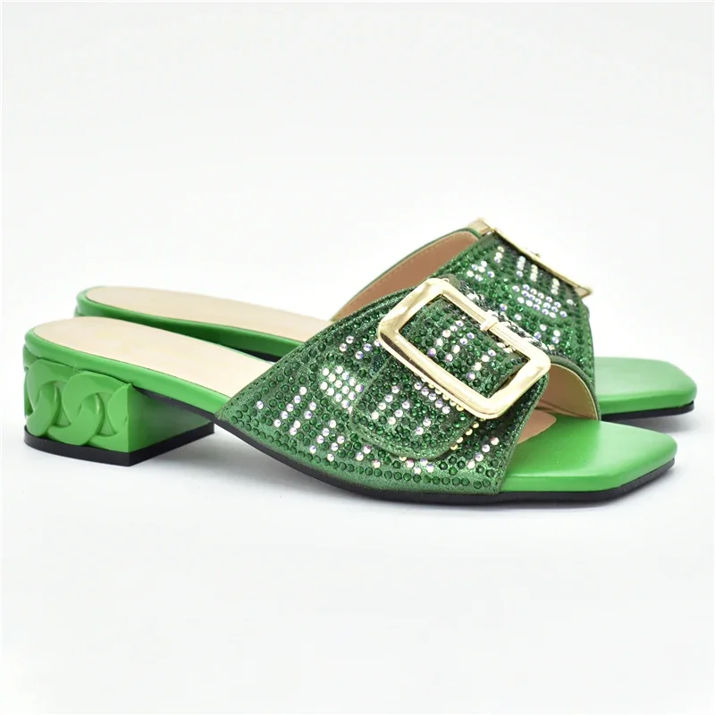 

Новейший дизайн, женские туфли и сандалии, туфли-лодочки с открытым носком, Женская обувь в нигерийском стиле, украшенная искусственными свадебными туфлями для невесты