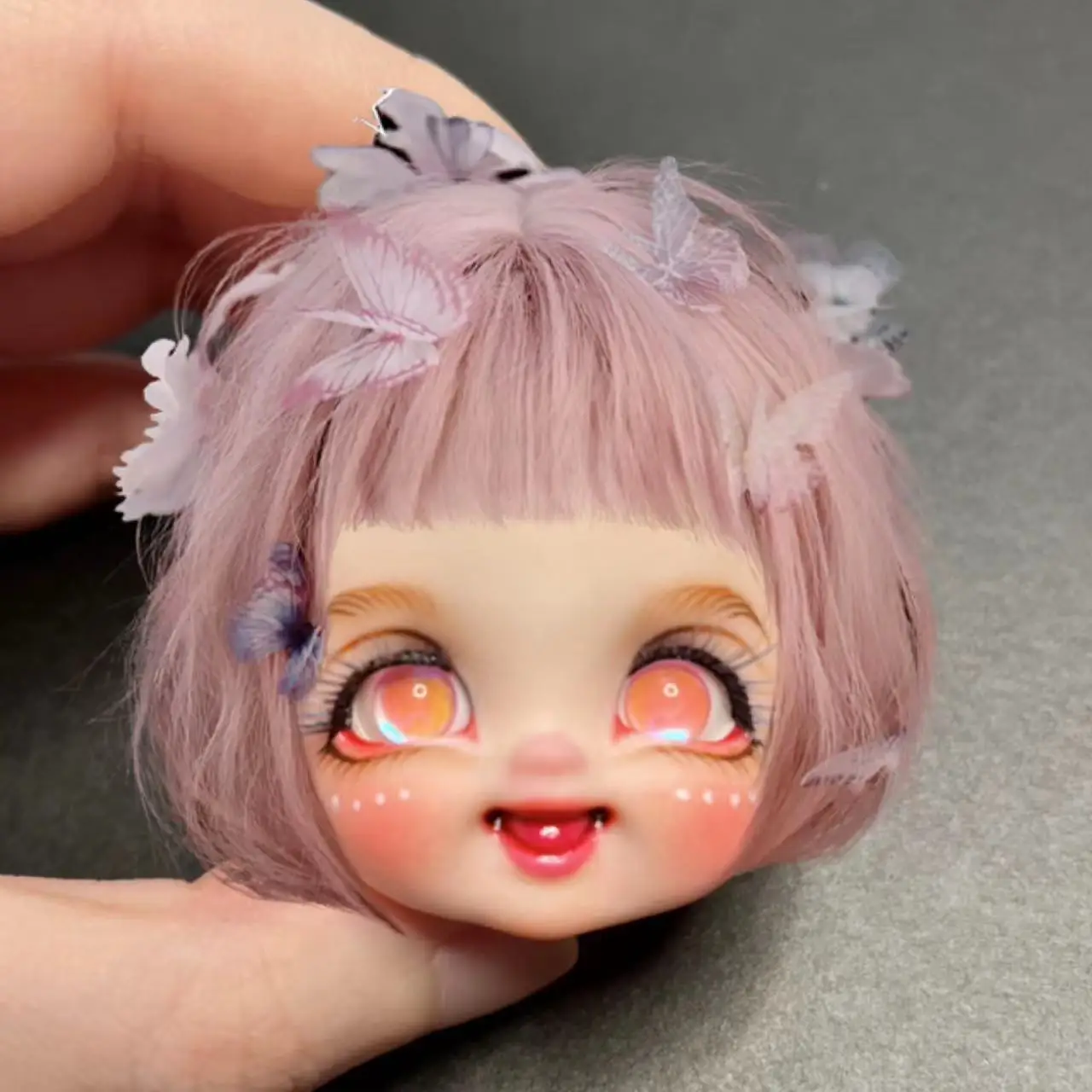 

1/8 BJD Doll Head DIY Hand Make Up Dolls Accessories Smile Bald Head With 3D Eyes Cute Cat Eyes Doll Head Send Body For Gifts
