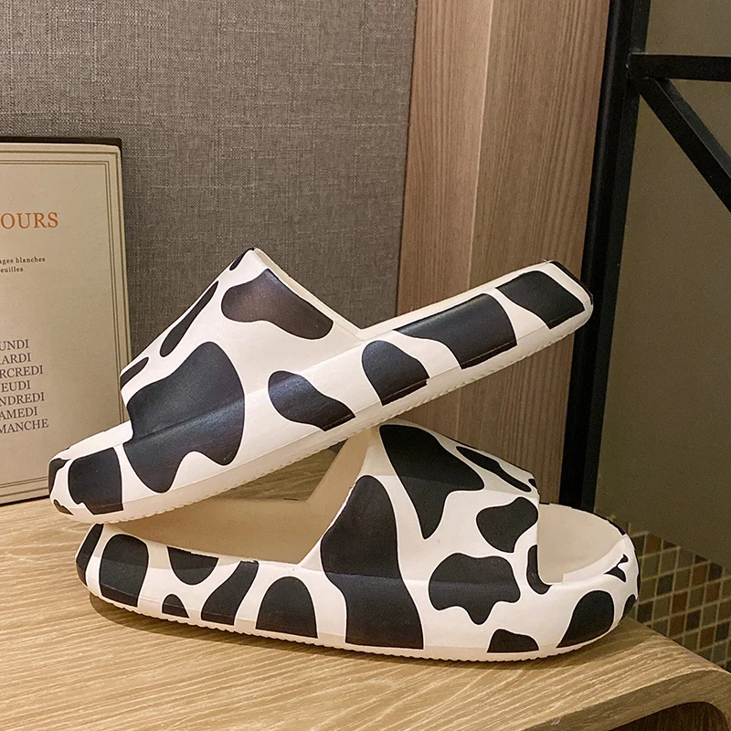 

New Designer Summer Men Women Beach Slippers Fashion Soft Sandals Outdoor Indoor Slippers Non-Slip Ladies Slides Platform Shoes