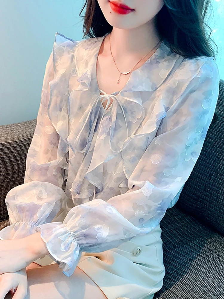 Женская шифоновая блузка с длинным рукавом оборками и V-образным вырезом