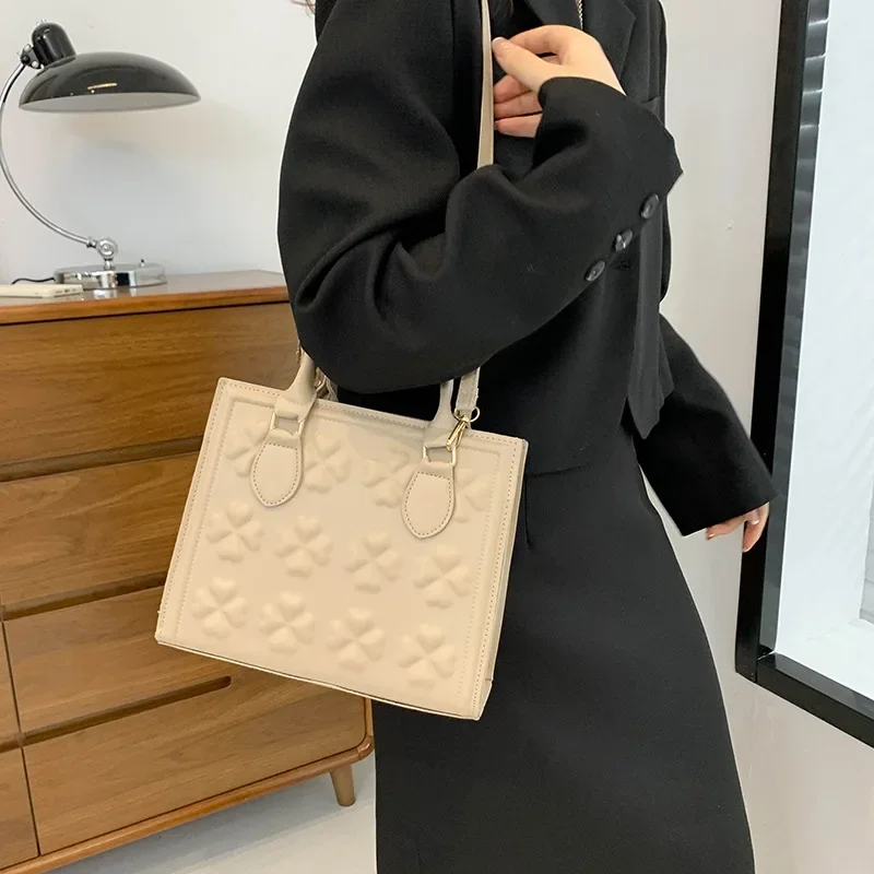 

Baobao Women's Spring/Summer 2023 New Fashion Versatile Embossed Fashion Handheld Small Square Bag Casual INS Crossbody Bag