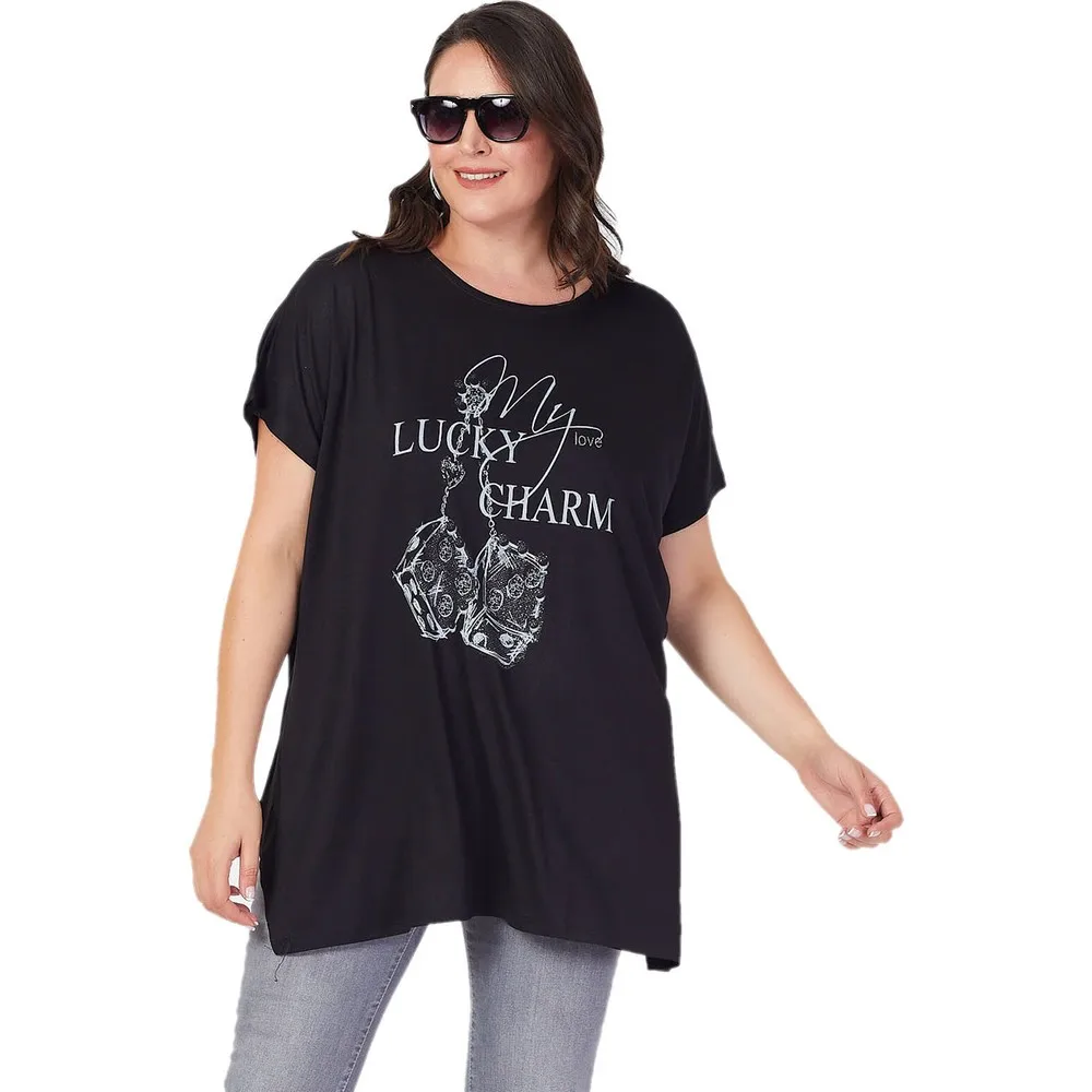 

Футболка большого размера с принтом черных игральных костей