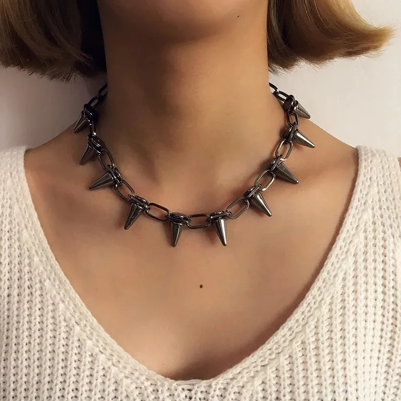 

Gothic Punk Alloy Bullet Shaped Choker Necklace Hip Hop Jewelry For Women Men Vintage Clavicle Chain Necklace Accessories