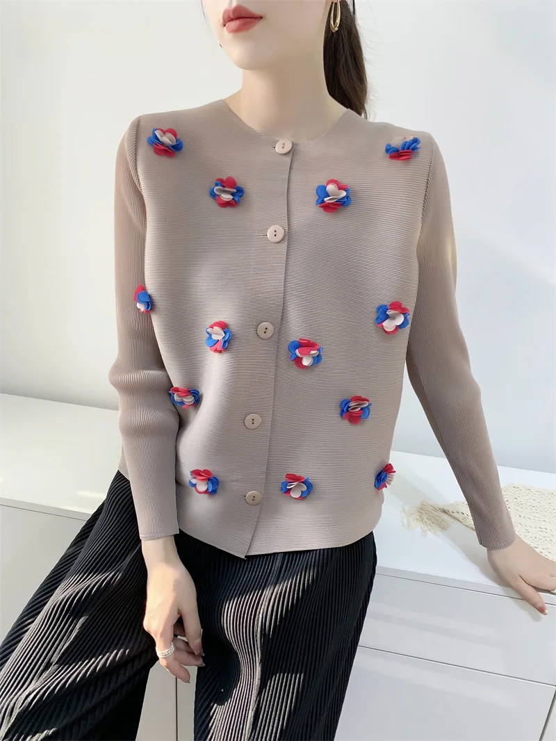 

Spring and autumn pleated blouse women cardigan long sleeve pin flower small design coat women's slim short pleated