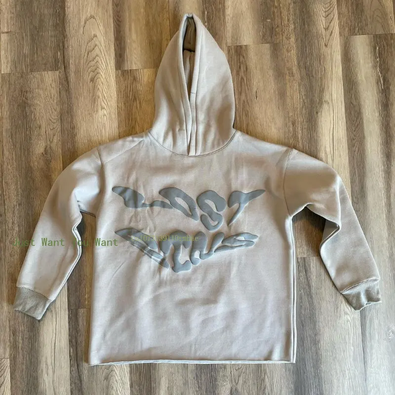 Рисунок 4 - Красный Модный брендовый свитшот с вышивкой пузырьков