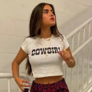 

Женский короткий топ с коротким рукавом и круглым вырезом