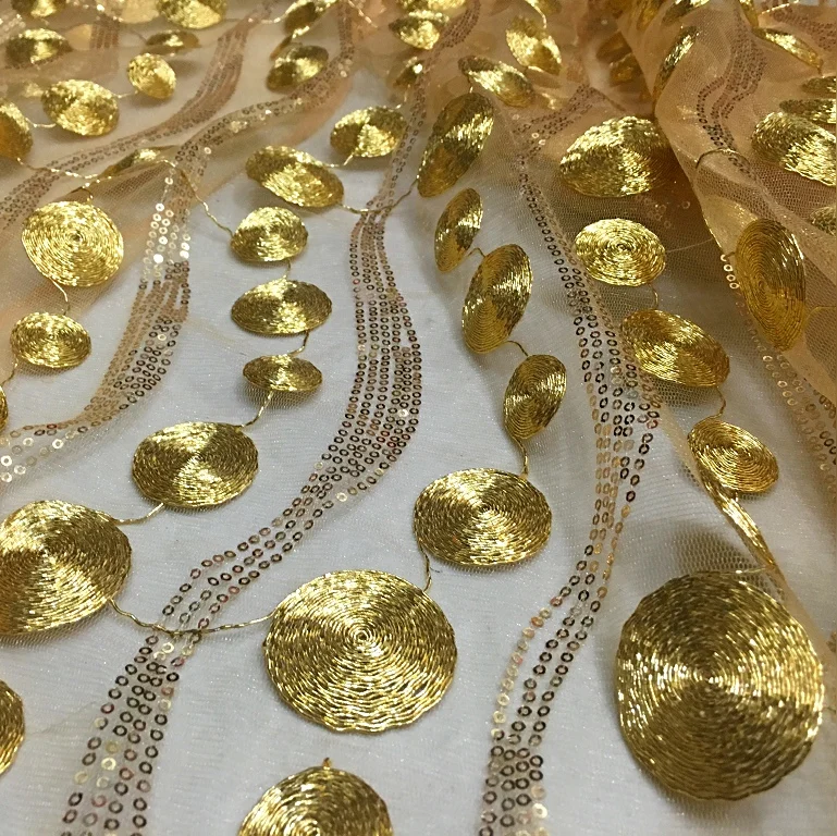 

Свадебная юбка с золотой нитью