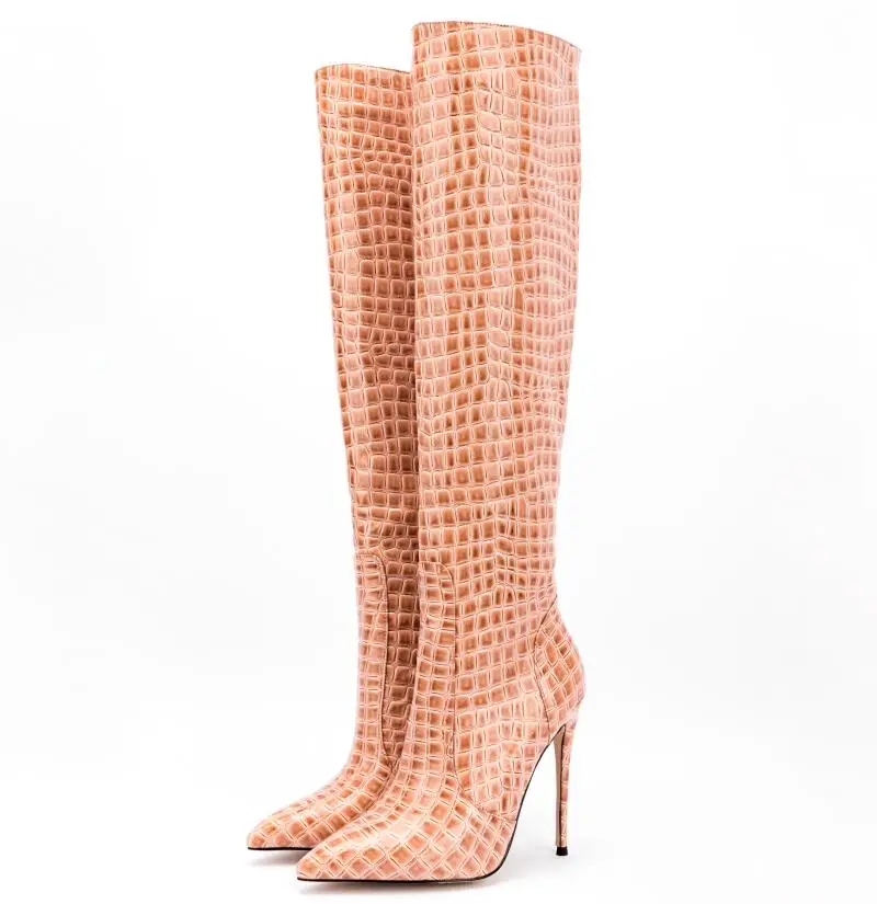 

Ботинки женские из лакированной кожи, пикантные высокие сапоги на тонком высоком каблуке, крокодиловый узор, большие размеры 34-47, разные цве...