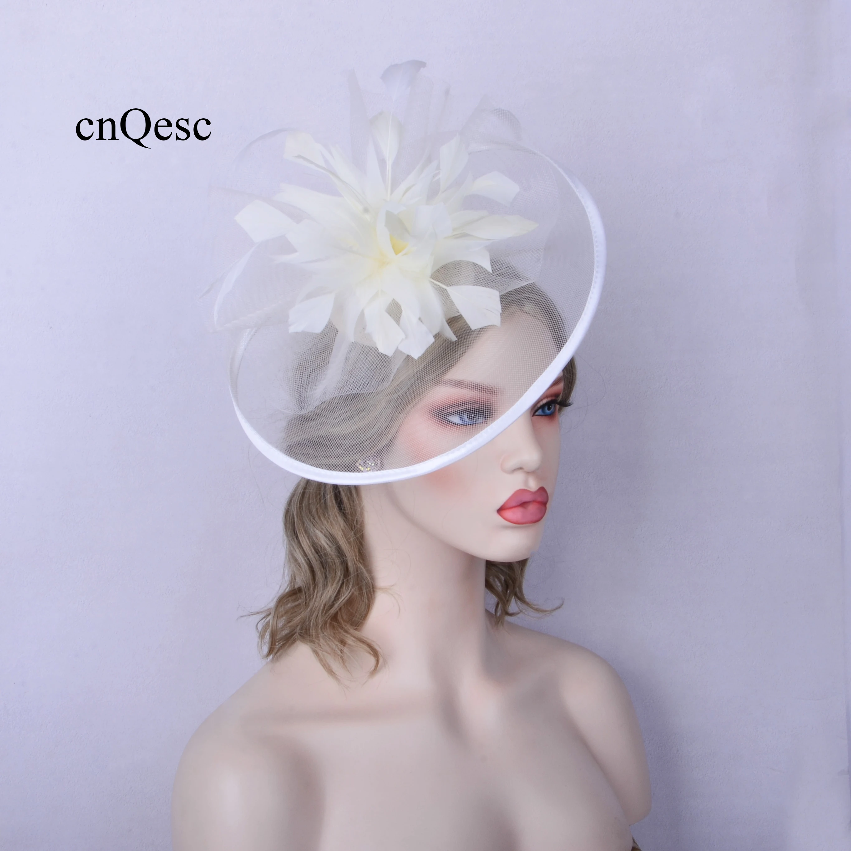 Оптовая продажа свадебная шапка sinamay base с цветами из перьев для Кубка Мельбурна