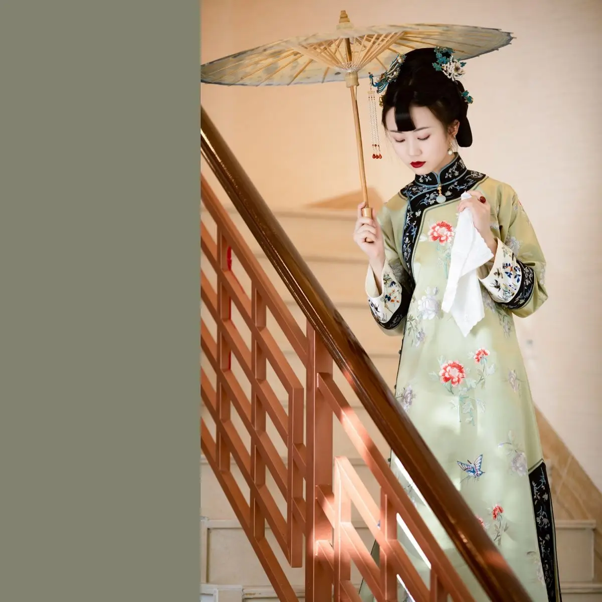 

YiYeQingZhou Retro Cheongsam Dress For Women Late Qing Elegant Stand Collar Butterfly Print Large Sleeve Cheongsam Party Qipao