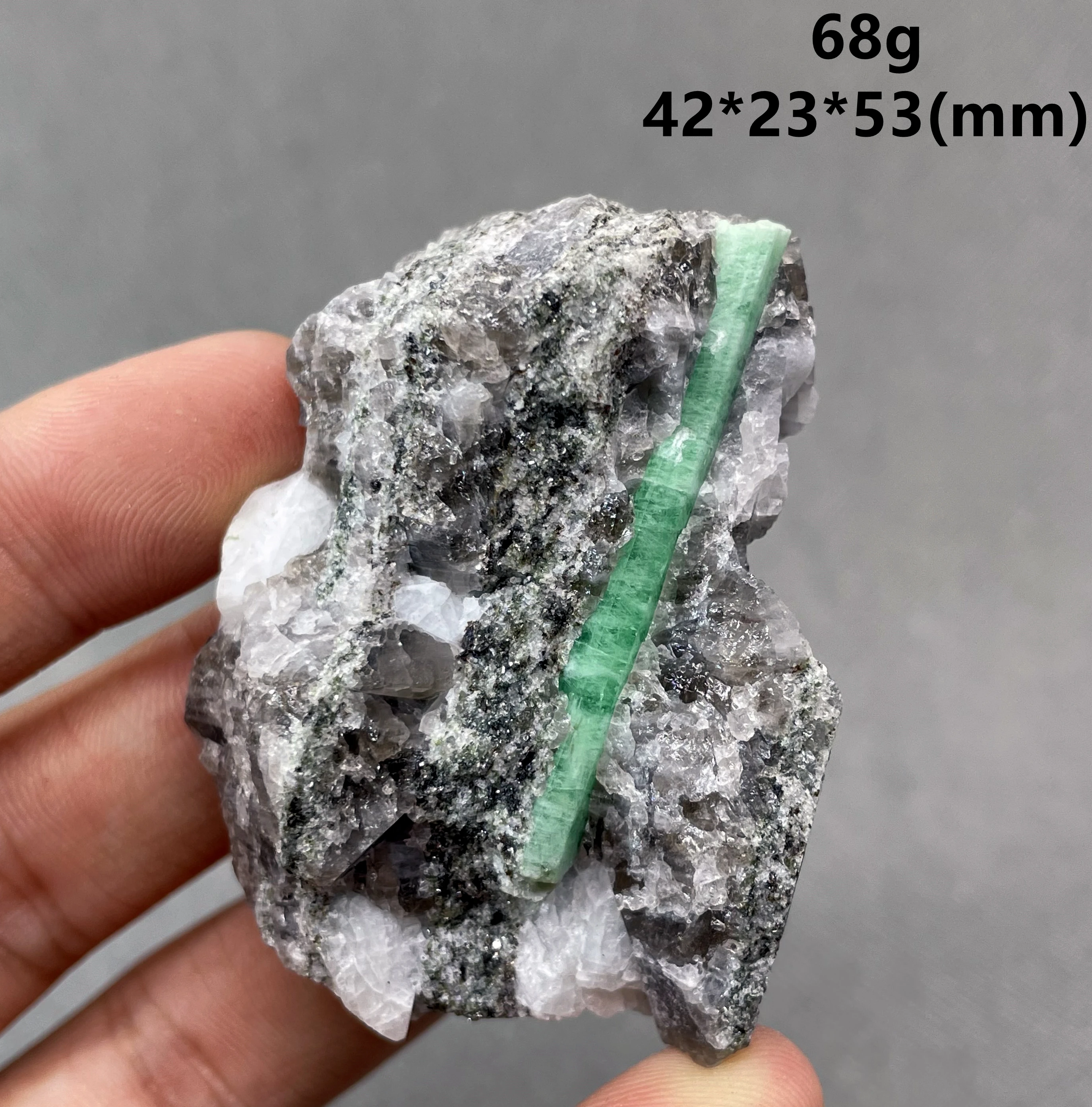 

NEW! BIG! 100% Natural green emerald mineral gem-grade crystal specimens stones and crystals quartz crystals