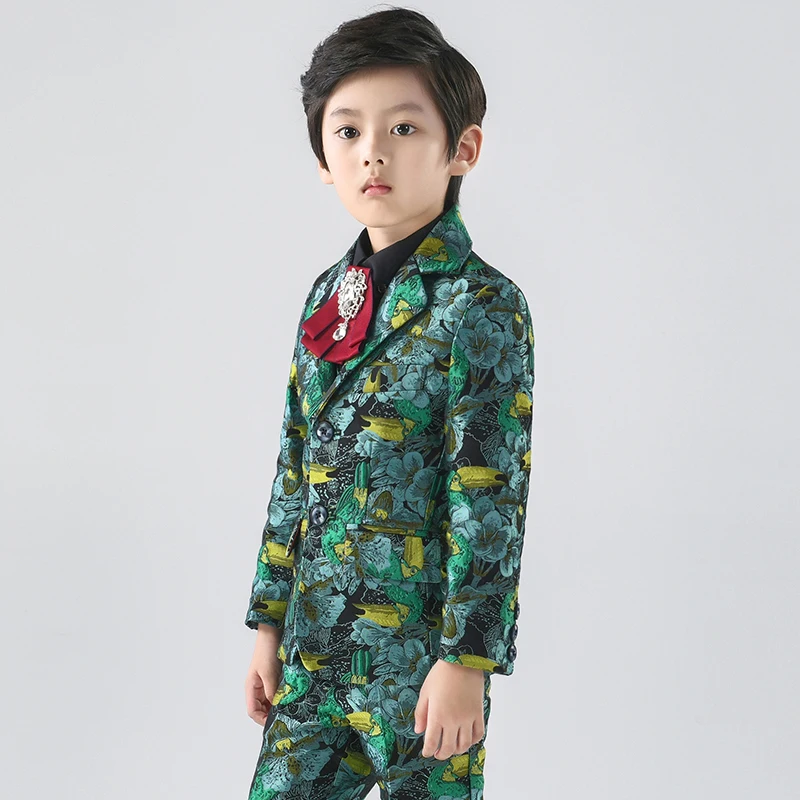 Рисунок 3 - Костюм для мальчиков из блейзера