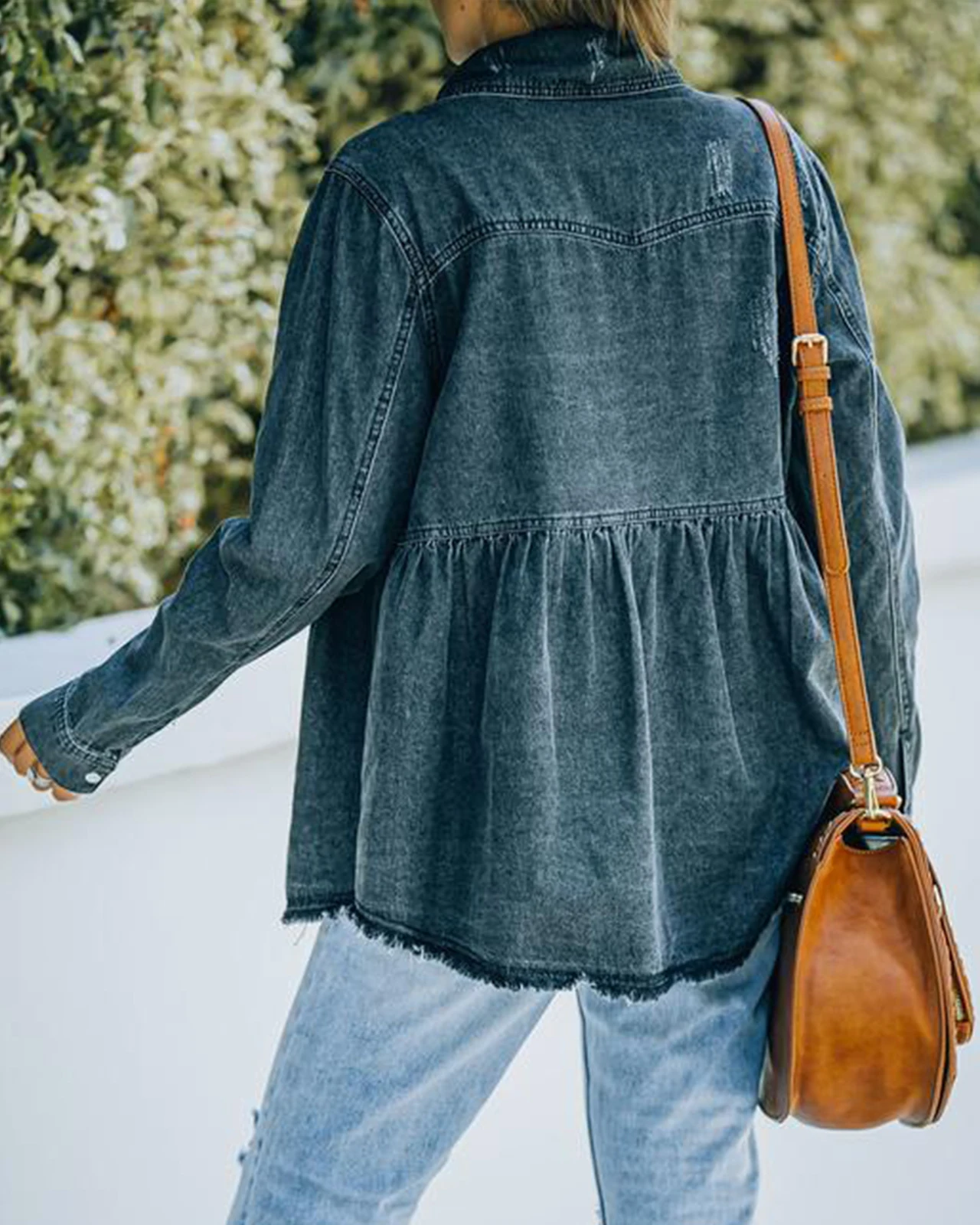 Рисунок 2 - Популярная женская джинсовая куртка