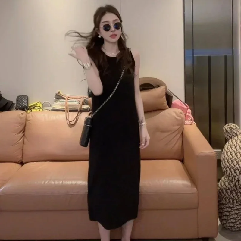 Женское трикотажное платье в полоску повседневное длинное без рукавов с круглым