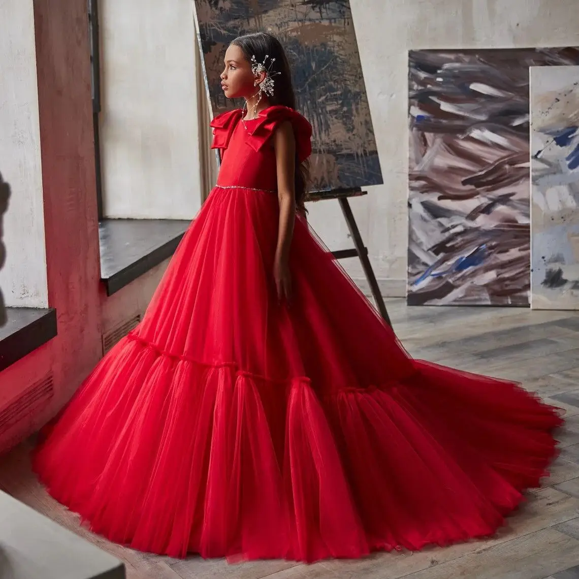 

Delicate Tulle Red Flower Girl Dresses with Bows Sleeveless Fluffy First Communion Dress Girls Pageant Gown