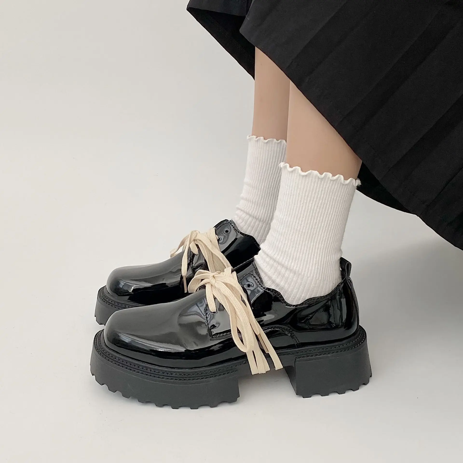 

Retro Lace-up Small Leather Shoes Women's Autumn All-match Ins Super Hot Thick Heel Square Toe Black Single Shoes