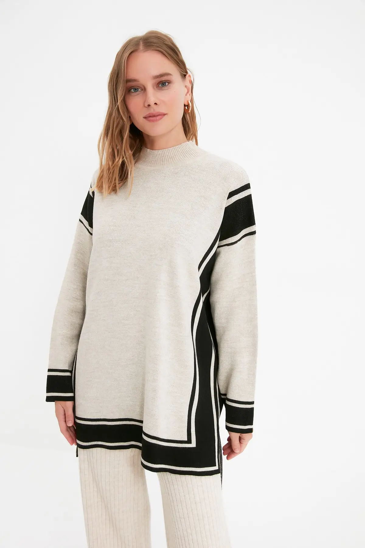 

Trendyol Knitwear Long Sweater TCTAW22AK0163