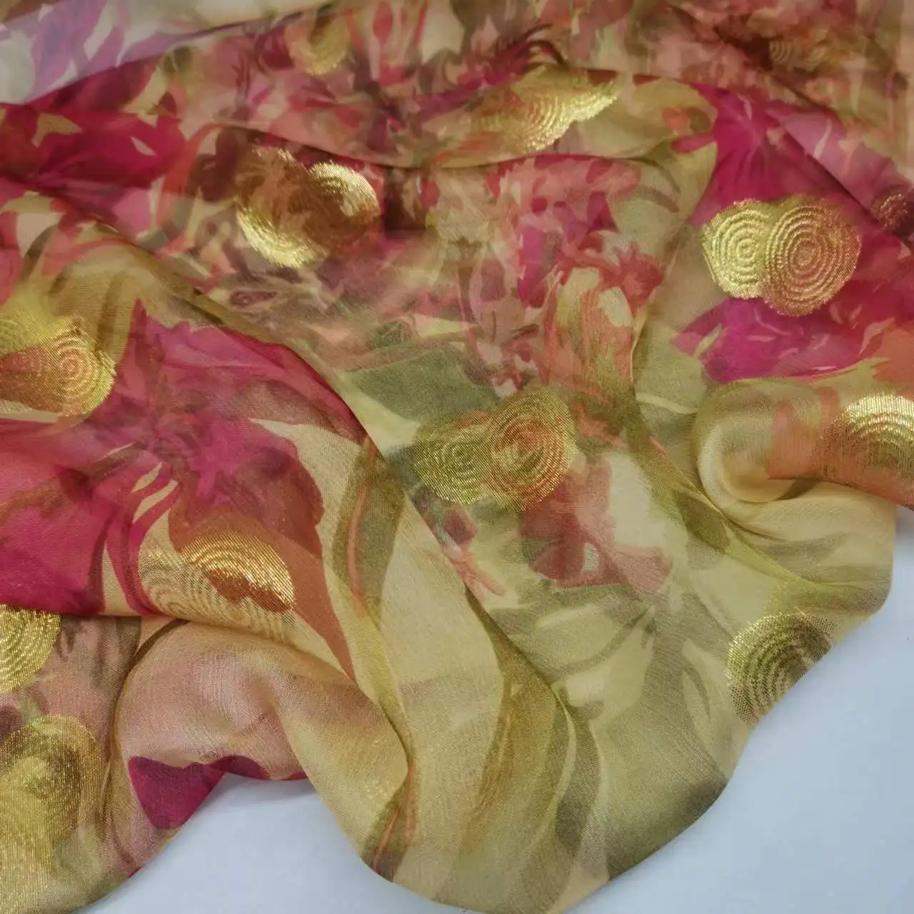 

Hot Somali Dirac Metallic Jacquard With Gold Lurex Mulberry Silk Saree Dress Tissue