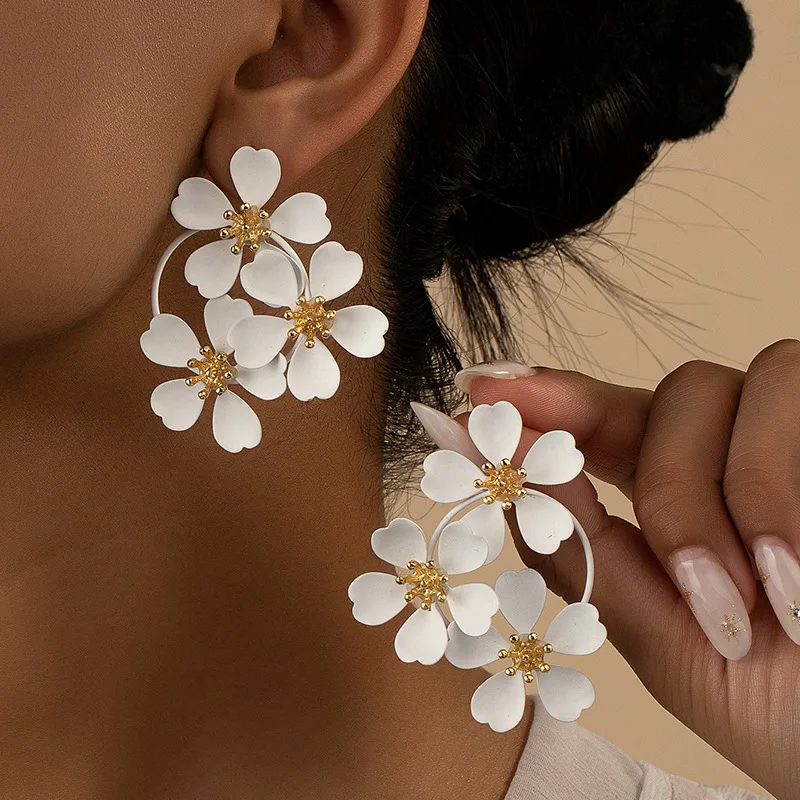 

Bohemian Dangle Earrings Female Romantic Three Camellia Flower Korean Earrings for Women Luxury Designer Fashion Jewelry 2023