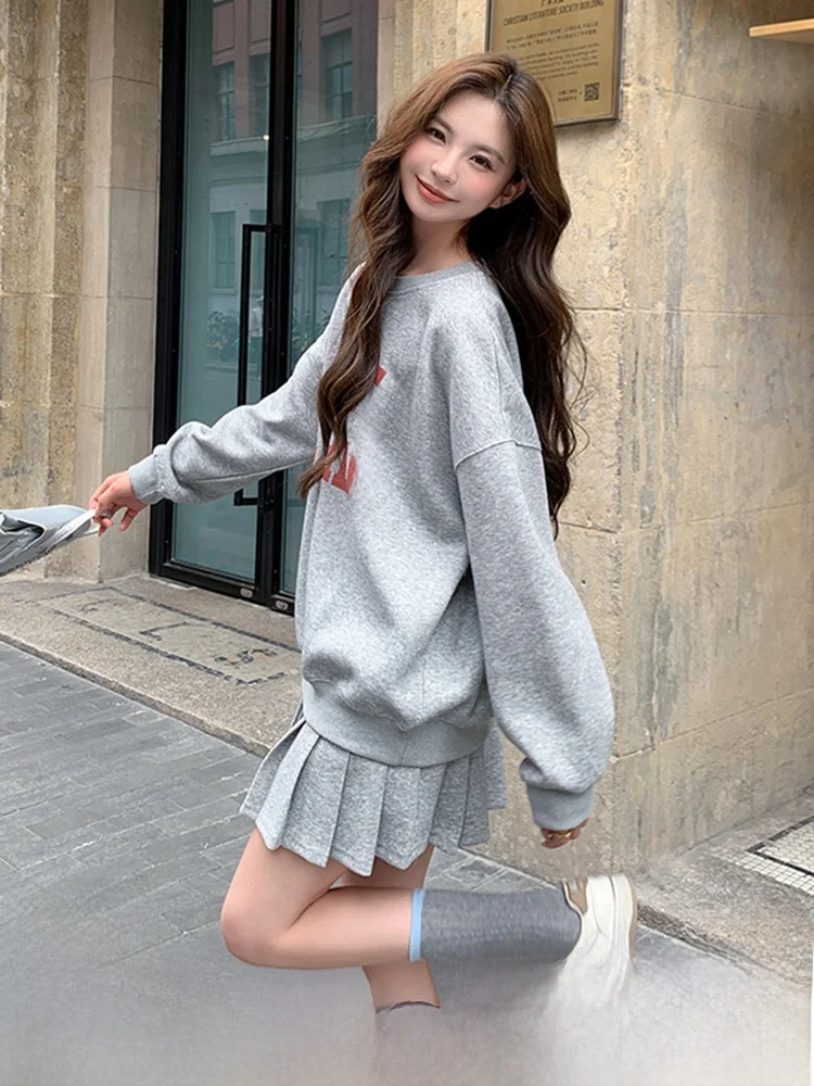 Серый спортивный женский комплект с капюшоном Lazy Skirt |