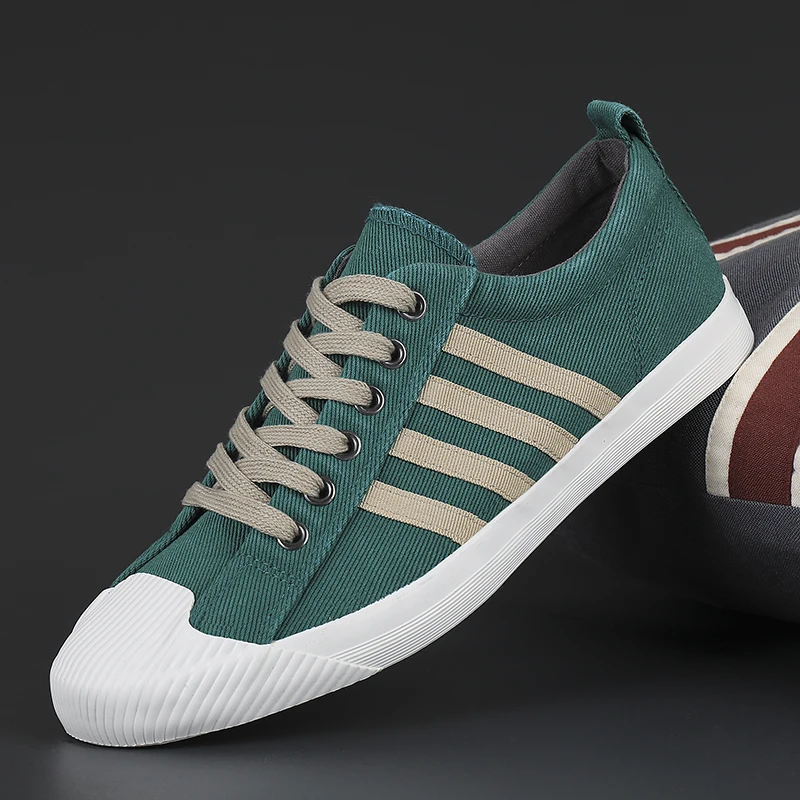 Рисунок 2 - Мужская обувь из текстиля