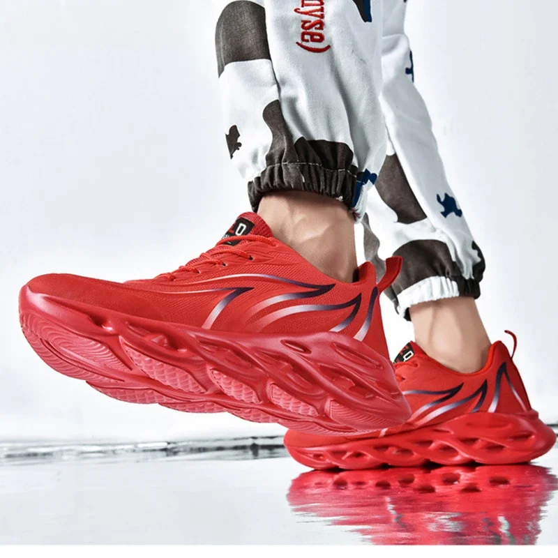 Кроссовки Легкая обувь Модные уличные спортивные кроссовки с пламенным принтом