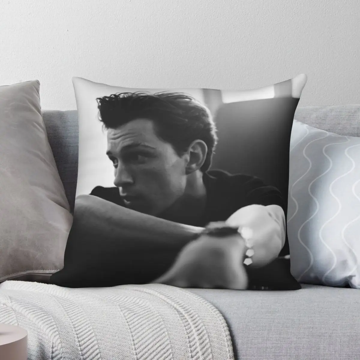 

Tom Holland B AND W Pillowcase Polyester Linen Velvet Pattern Zip Decor Bed Cushion Cover Wholesale 45x45