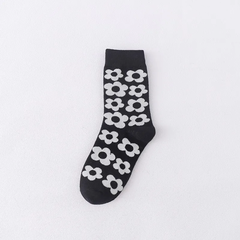 Delicate Aesthetic Funny Flower Pattern Cotton Women Crew Socks Colourful Casual Harajuku Print Girls Cute socks For Ladies