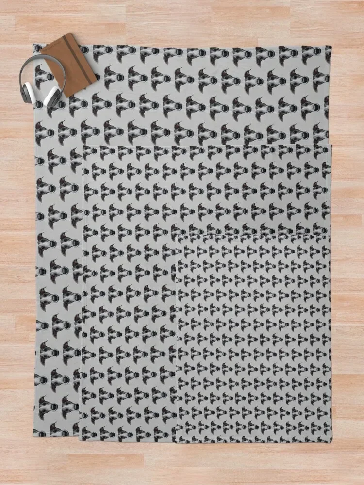 Теплое зимнее одеяло-коврик серые декоративные одеяла