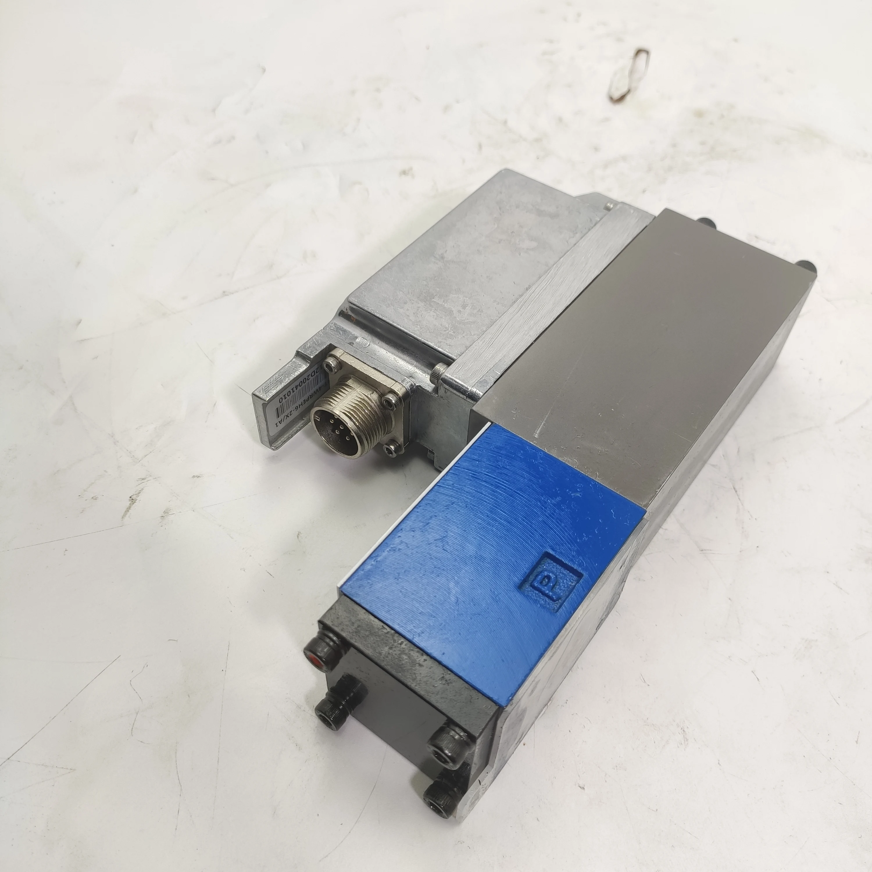 Гидравлический пропорциональный направленный клапан 4WRPEH-10 C4 B100L-2X/G24K0/A1M 4WRPEH-6 C3